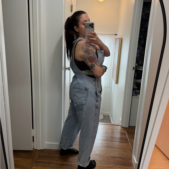 Levi’s denim overalls - Picture 5 of 5